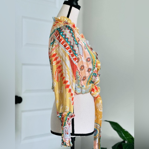 Layering top by Banjul. - Picture 3 of 7